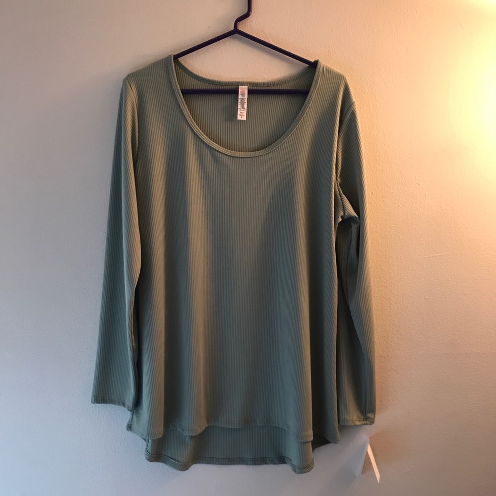 Lularoe Top in Green/blue color
